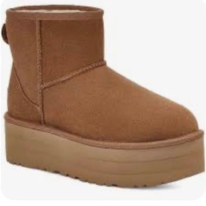 New With Box!  Ugg platform classic mini Size 7 Chestnut